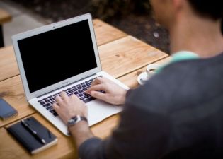 "O ART. 170 DA CONSTITUIÇÃO FEDERAL DE 1988 E A LIBERDADE ECONÔMICA "